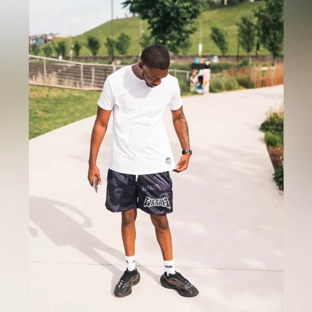 We are at a high mens 7” mesh shorts - Picture 11 of 13